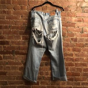 Levi’s light wash boyfriend jeans with slits